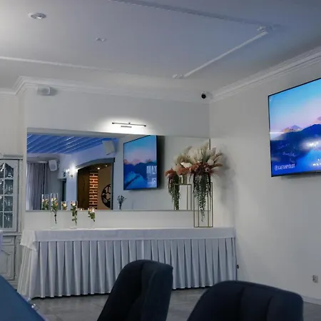 Wiktor Hotel *