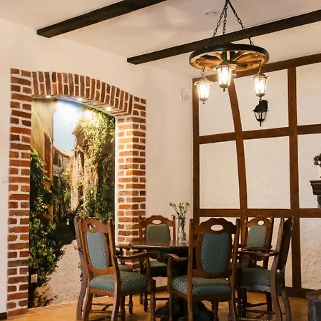 Wiktor Hotel